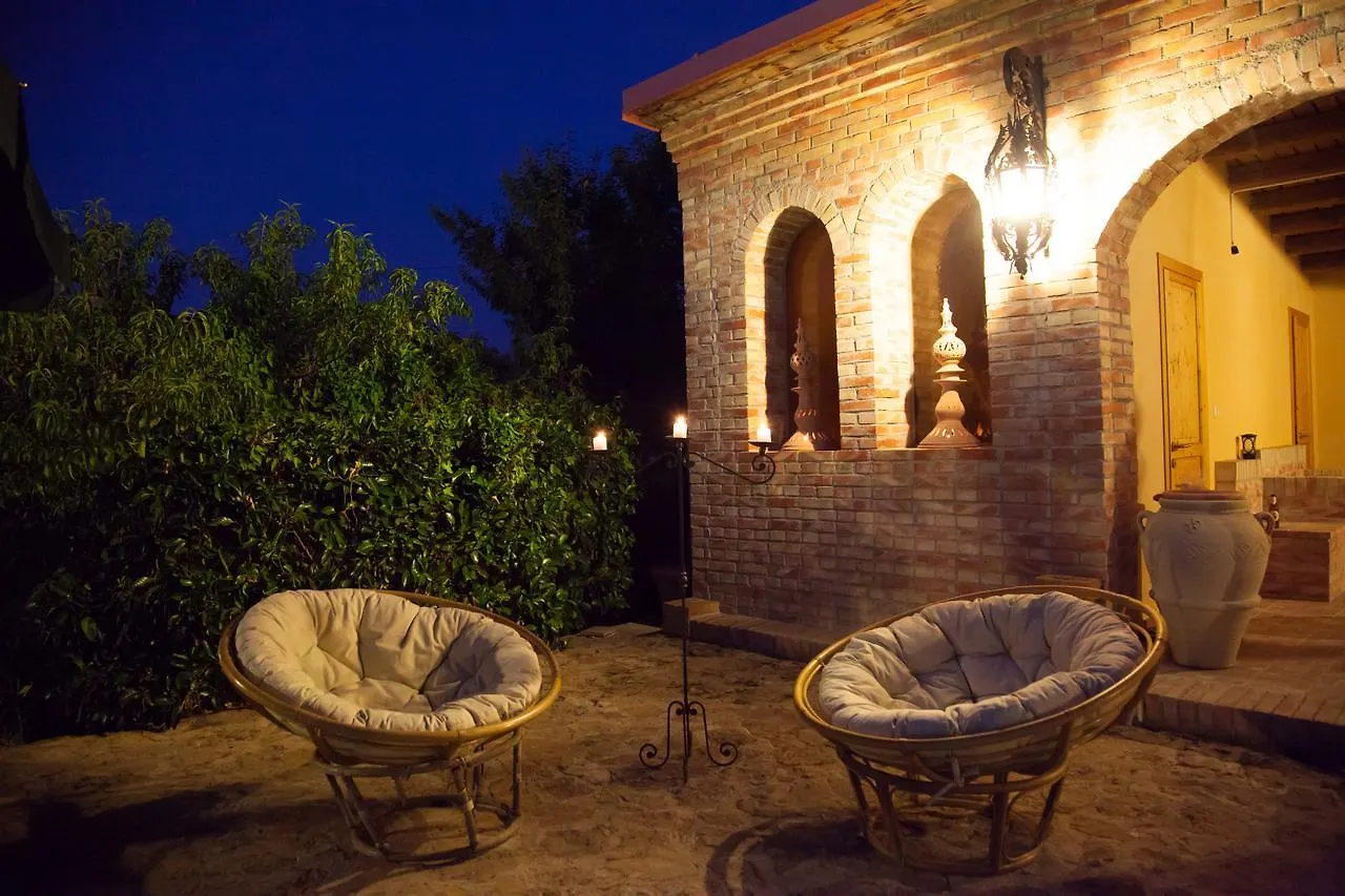 Casa Go'El Bed & Breakfast Chiaramonte Gulfi 3*,  Italy