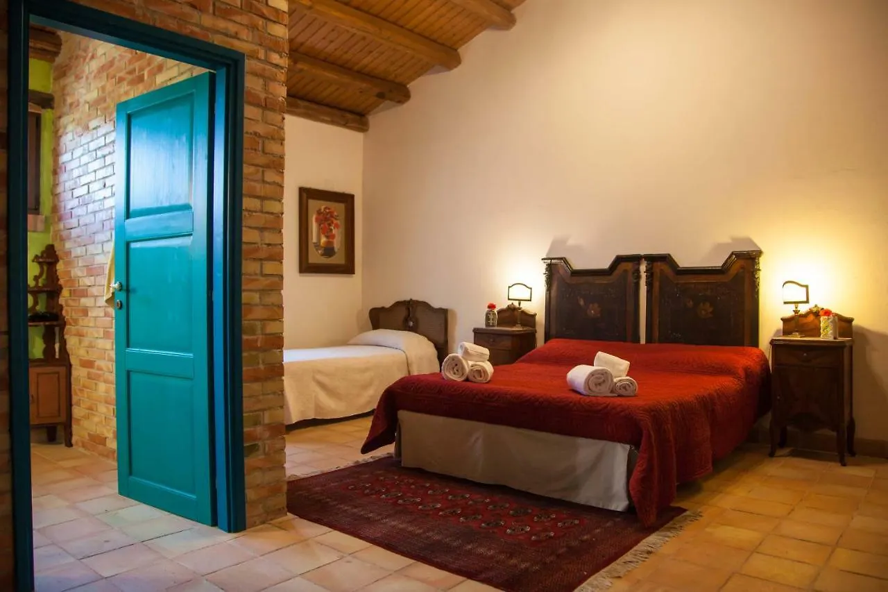 Casa Go'El Bed & Breakfast Chiaramonte Gulfi 3*,  Italy